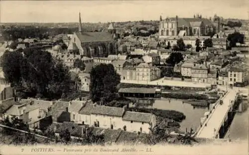 Ak Poitiers Vienne, Panorama vom Boulevard Aboville aus