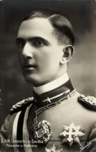 Ak Prinz Umberto II. von Italien, Portrait, Uniform