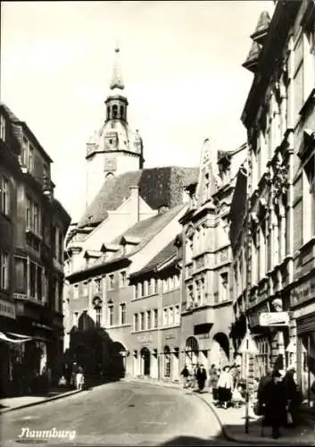 Ak Naumburg an der Saale, Straßenpartie