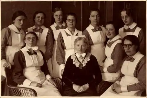 Foto Ak Niederländisches Rotes Kreuz, Krankenschwestern, Amsterdam