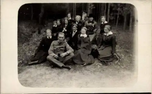 Foto Ak Gleiwitz Oberschlesien, Niederländisches Rotes Kreuz, Krankenschwestern, Gruppenbild