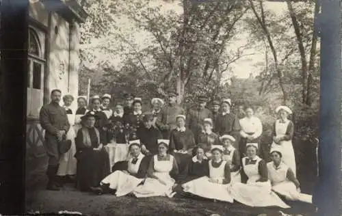 Foto Ak Gleiwitz Oberschlesien, Niederländisches Rotes Kreuz, Krankenschwestern, Gruppenbild