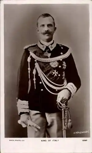 Ak König Viktor Emmanuel III. von Italien, Porträt in Uniform