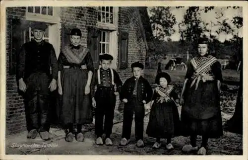 Ak Staphorst Overijssel Niederlande, Familie, Volkstrachten