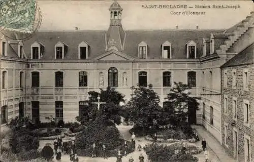 Ak Saint-Broladre Ille-et-Vilaine, Maison Saint-Joseph, Cour d'Honneur