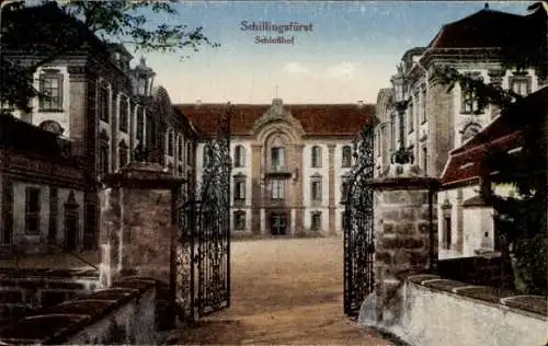 Ak Schillingsfürst in Mittelfranken, Schlosshof