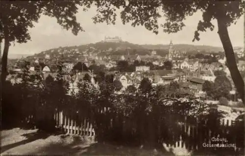 Ak Coburg in Oberfranken, Durchblick auf den Ort, Kirche, Burg