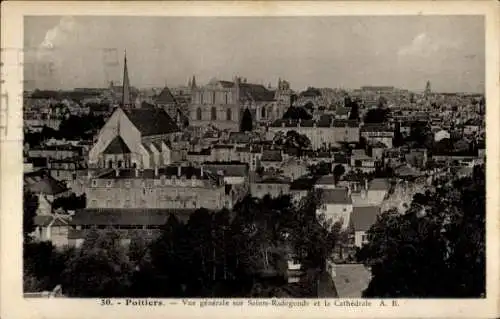 Ak Poitiers Vienne, Gesamtansicht von Sainte-Radegonde, Kathedrale