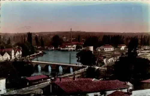 Ak Chateauneuf Charente, vue sur la Charente