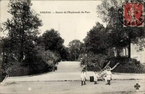 Ak Cognac Charente, Entree de l'Esplanade du Parc