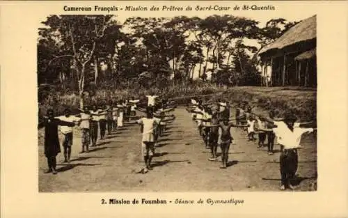 Ak Foumban Kamerun, Mission der Priester des Heiligen Herzens von St. Quentin, Gymnastikstunde