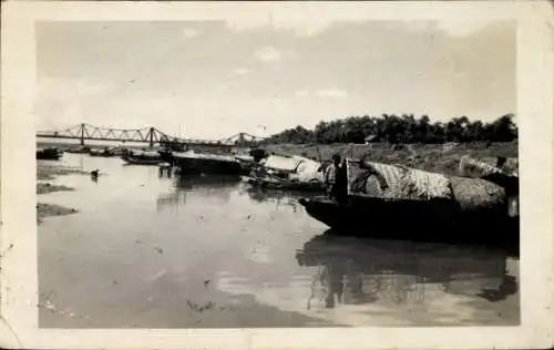 Ak Hanoi Vietnam, Uferpartie, Boote