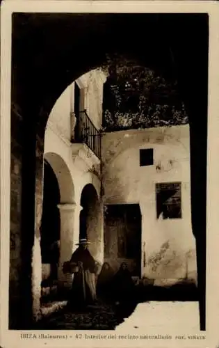 Ak Ibiza Balearen, Inneres der ummauerten Anlage