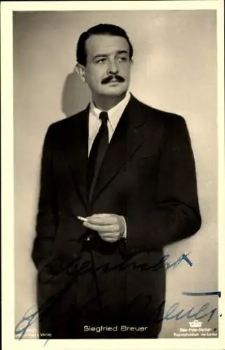 Ak Schauspieler Siegfried Breuer, Portrait mit Zigarette, Film Foto Verlag A 3441/1, Autogramm