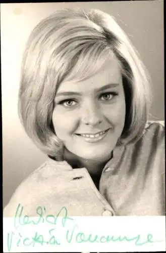 Ak Schauspielerin Victoria Voncampe, Portrait, Autogramm