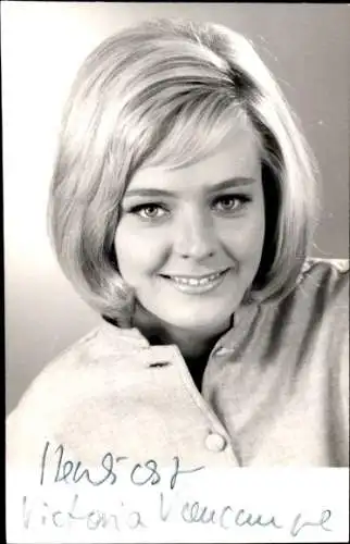 Ak Schauspielerin Victoria Voncampe, Portrait,  Autogramm