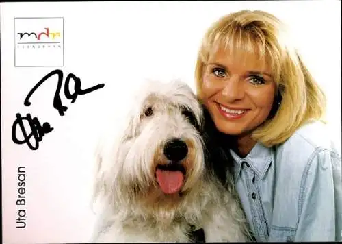 Ak Sängerin und Moderatorin Uta Bresan, Portrait, Tierisch tierisch, MDR, Hund