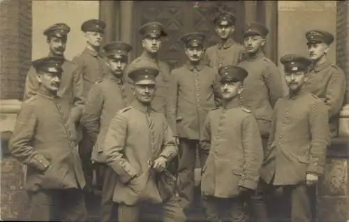 Foto Ak Deutsche Soldaten in Uniformen, Landsturm VII/29, Gruppenaufnahme