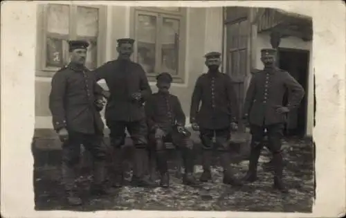 Foto Ak Rumänien, Deutsche Soldaten in Uniformen, I WK