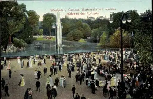 Ak Wiesbaden in Hessen, Kurhaus, Gartenseite, Fontäne, Konzert