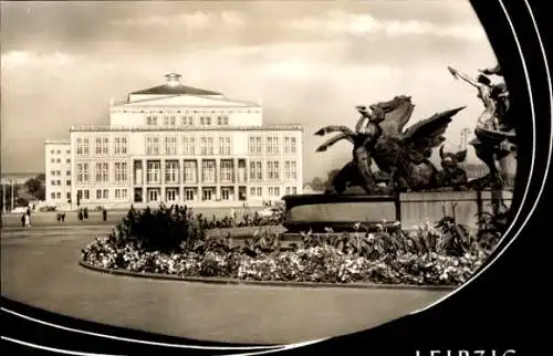 Ak Leipzig in Sachsen, Opernhaus am Karl-Marx-Platz, Mende-Brunnen