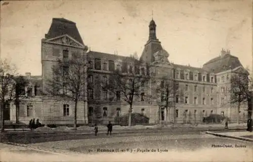 Ak Rennes Ille et Vilaine, facade du Lycee