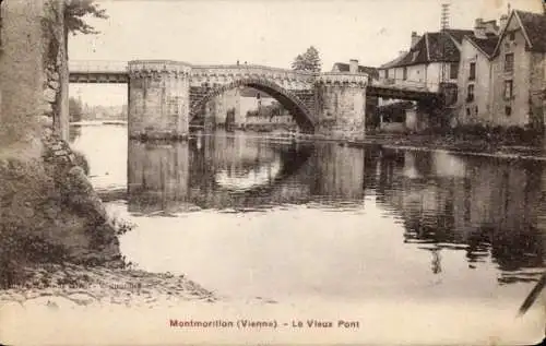 Ak Montmorillon Vienne, die alte Brücke