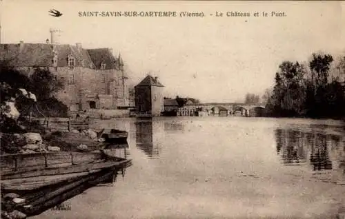 Ak Saint Savin sur Gartempe Vienne, Schloss, Brücke