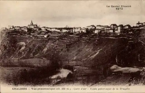 Ak Chaliers Cantal, vue panoramique, Vallee pittoresque de la Truyere