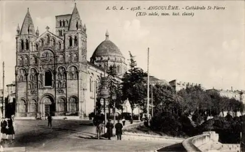 Ak Angoulême Charente, Kathedrale St-Pierre