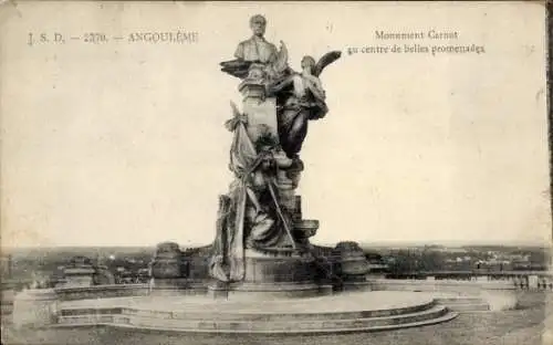 Ak Angoulême Charente, Monument Carnot au centre de belles promenades