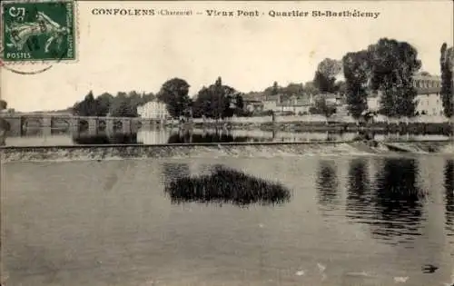 Ak Confolens Charente, vieux pont, Quartier St-Barthelemy