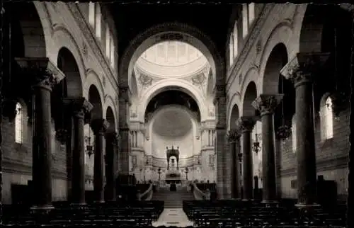 Ak Tours Indre et Loire, Interieur de la Basilique Saint-Martin