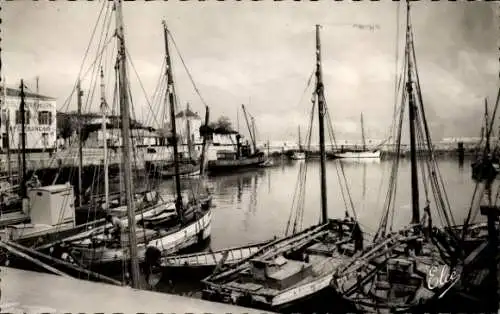 Ak Saint Martin de Ré Ile de Ré Charente-Maritime, La Flotte, Hafen