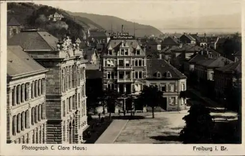 Ak Freiburg im Breisgau, Straße, Häuser, Photograph C. Clare-Haus