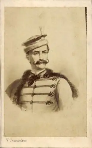 CdV Portrait von einem Mann in Husarenuniform, Langewysz ?