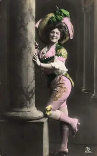 Ak Frau in spanischer Tracht, Torero, Portrait