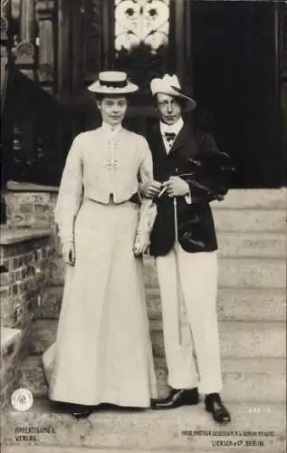 Ak Kronprinz Wilhelm von Preußen, Kronprinzessin Cecilie, Standportrait, NPG