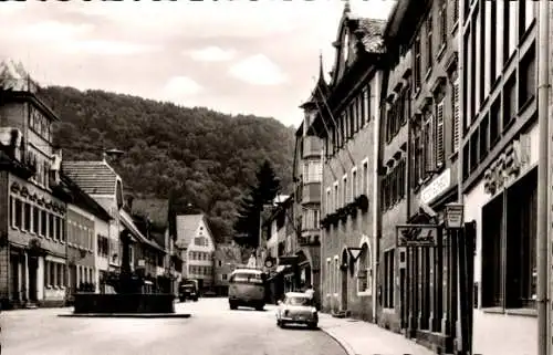 Ak Oberndorf am Neckar, Teilansicht, Brunnen