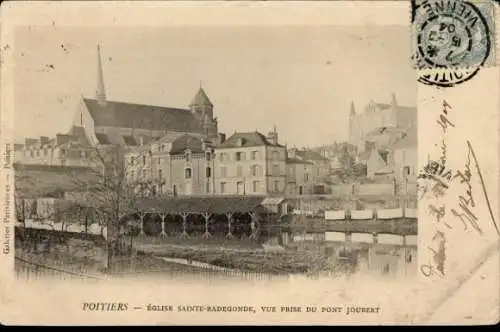 Ak Poitiers Vienne, Kirche Sainte-Radegonde, Blick vom Pont Joubert