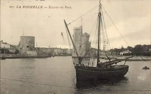 Ak La Rochelle Charente Maritime, Hafeneinfahrt, Segelboot