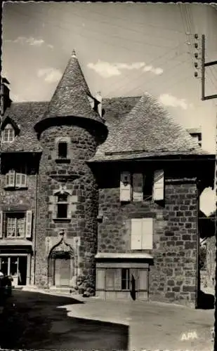 Ak Vic sur Cère Cantal, Maison des Princes de Monaco