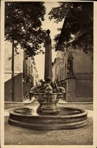 Ak Aix en Provence Bouches du Rhône, Fontaine des Quatre Dauphins