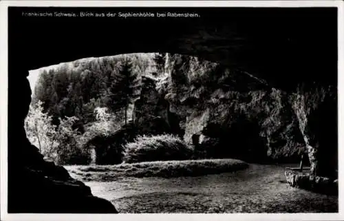 Ak Ahorntal in der Fränkischen Schweiz, Blick aus der Sophienhöhle bei Burg Rabenstein