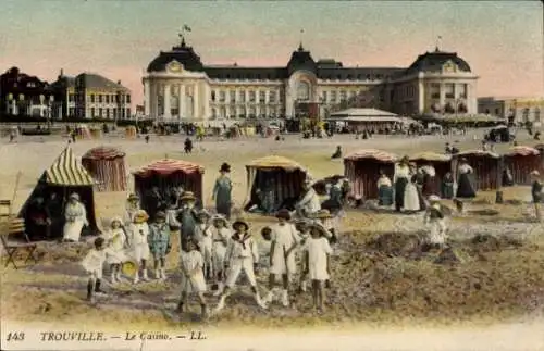 Ak Trouville Calvados, vue générale du Casino, la plage