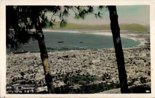 Ak Haifa Israel, Gesamtansicht der Stadt mit Hafen