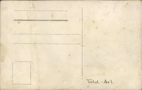 Foto Ak Deutscher Soldat in Uniform auf einem Pferd, Feld-Artillerie