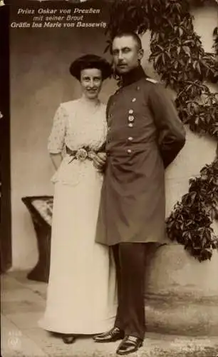 Ak Oskar Prinz von Preußen, Gräfin Ina Marie von Bassewitz, NPG 4786