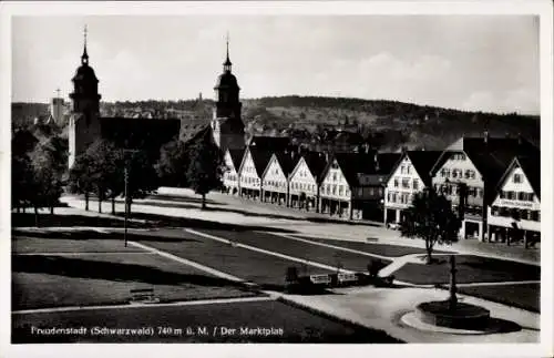 Ak Freudenstadt im Nordschwarzwald, Blick auf den Marktplatz, Häuserfront