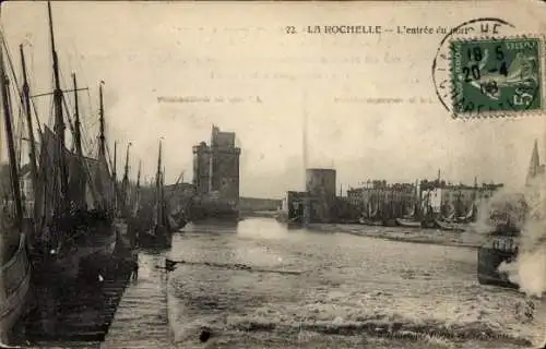 Ak La Rochelle Charente Maritime, Hafeneinfahrt